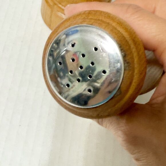 Mr. Dudley Salt Shaker & Pepper Mill Wood Shakers Grinder 5" Tall Home Decor - Picture 5 of 9